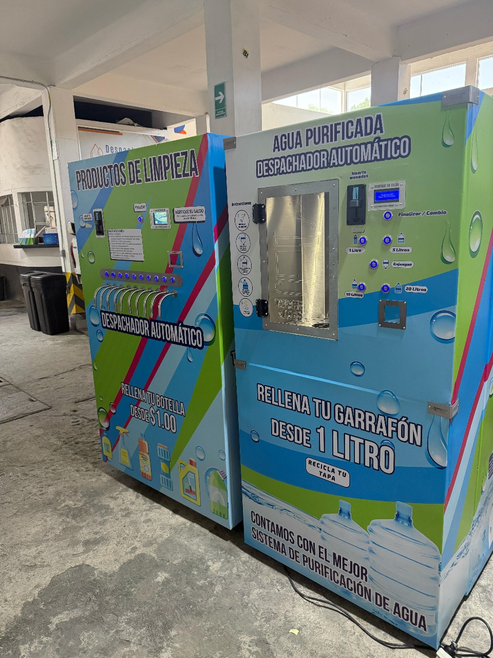 Dispensador combinado de agua y productos de limpieza Agua/24